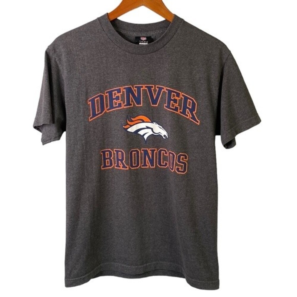 NFL Team Apparel Denver Broncos Graphic Tee Shirt Short Sleeve Seamless